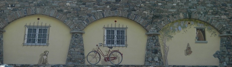 Artesuimuri|trompe l'oeil|trappola dell'occhio|inganno dell'occhio|bicicletta dipinta|finestra finta