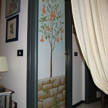 Arte sui Muri|trompe l'oeil su porta|paesaggi dipinti|paesaggi fantastici|albero dipinto|porta|arte
